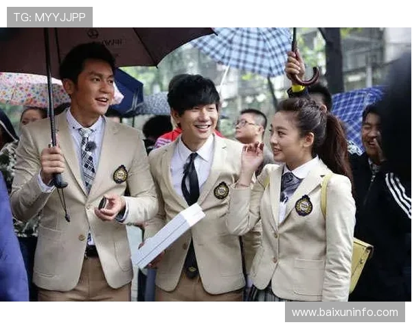 跑男团队化身足球明星展开激烈对抗赛展现运动魅力与团队精神